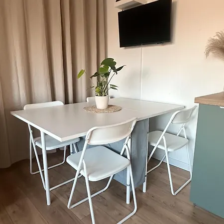 4 Personnes Avec Terrasse, Piscine Et Tennis *