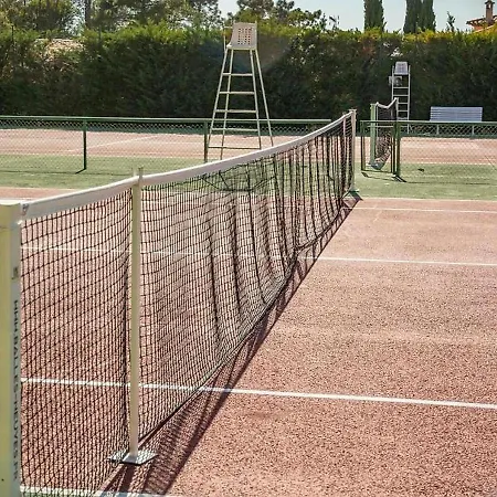 4 Personnes Avec Terrasse, Piscine Et Tennis Appartement *